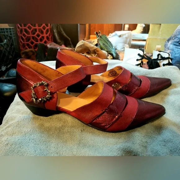 John Fluevog Red Maryjane's - Picture 2 of 10